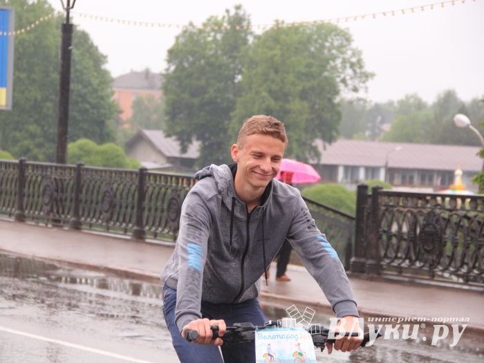 Зигзаг здоровья выполнили великолукские велосипедисты (ФОТО)