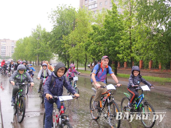 Зигзаг здоровья выполнили великолукские велосипедисты (ФОТО)