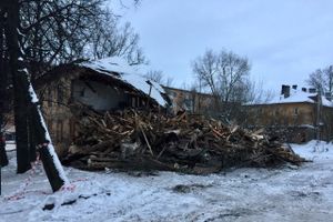 В Великих Луках сносят бараки (ФОТО)