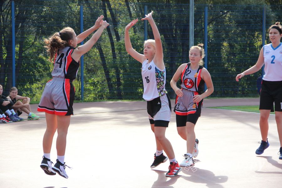 В Великих Луках прошли региональные соревнования «Оранжевый мяч» (ФОТО)