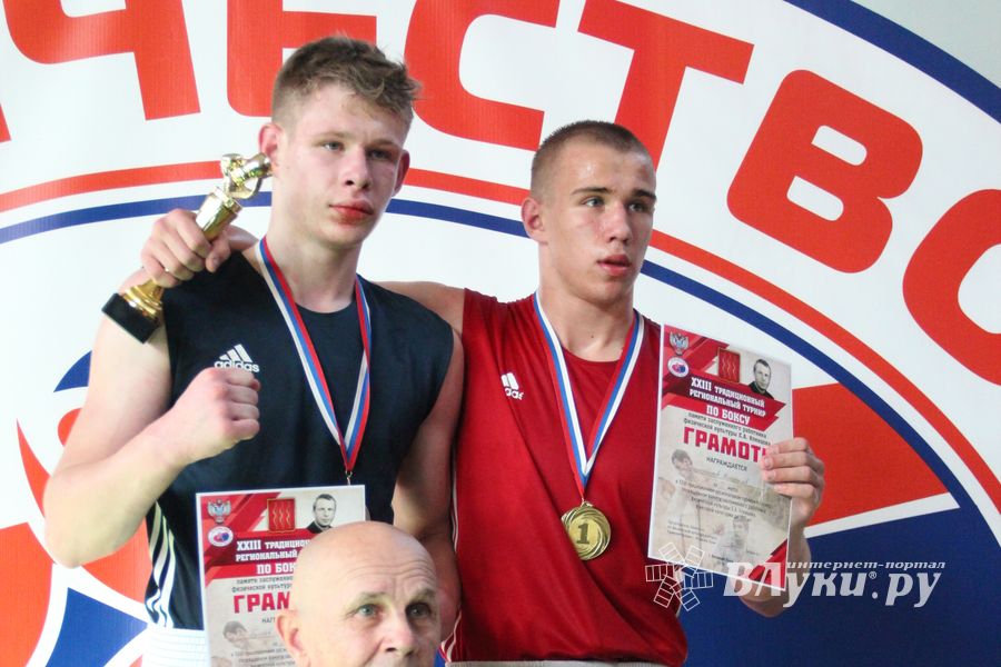 В Великих Луках прошел турнир по боксу памяти Е. Клевцова (ФОТО)