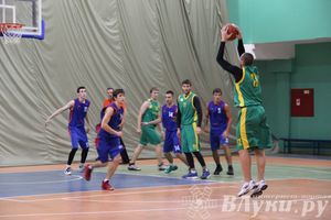 Команда «Экспресс» стала обладательницей Кубка г. Великие Луки по баскетболу