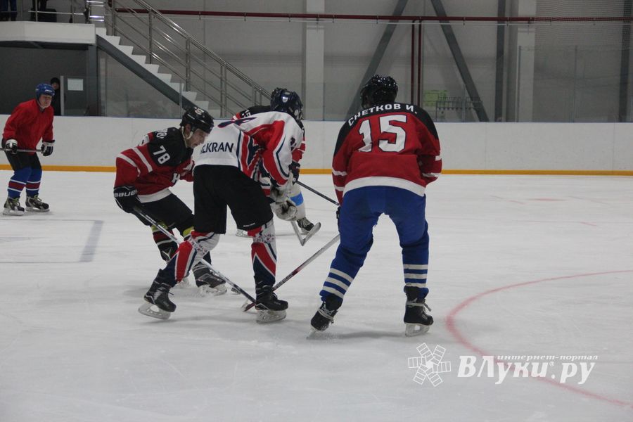 Уверенная победа «Экспресса» на ледовой арене (ФОТО)