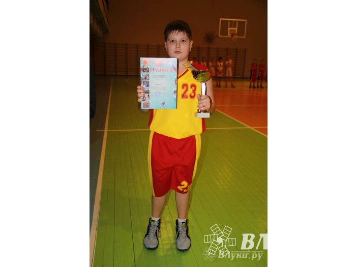 Великолукские баскетболисты стали победителями междугородних соревнований по баскетболу