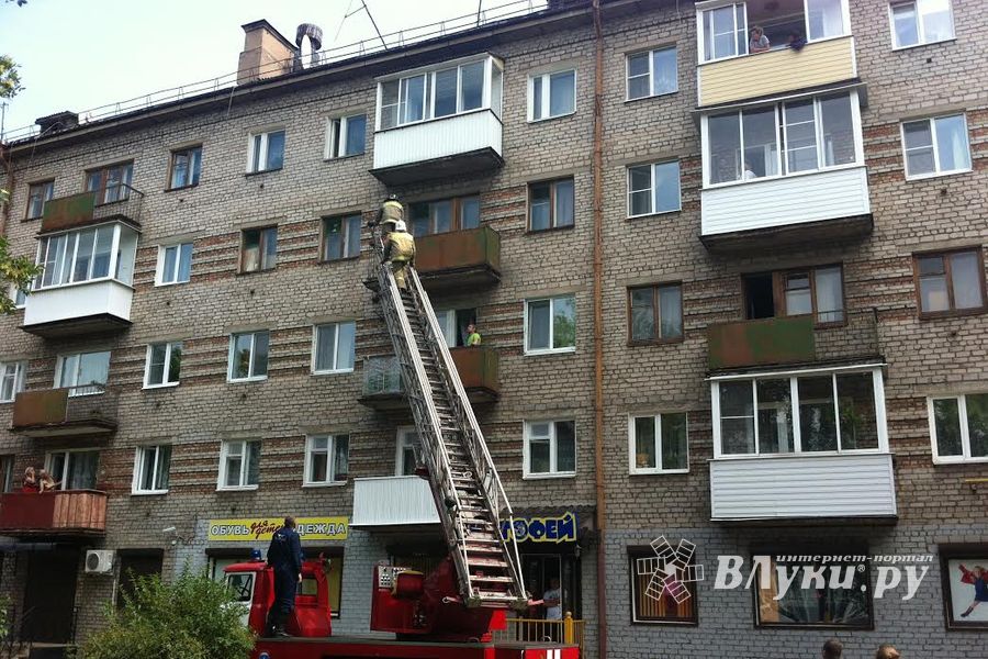 В Великих Луках произошло возгорание в квартире (ФОТО)