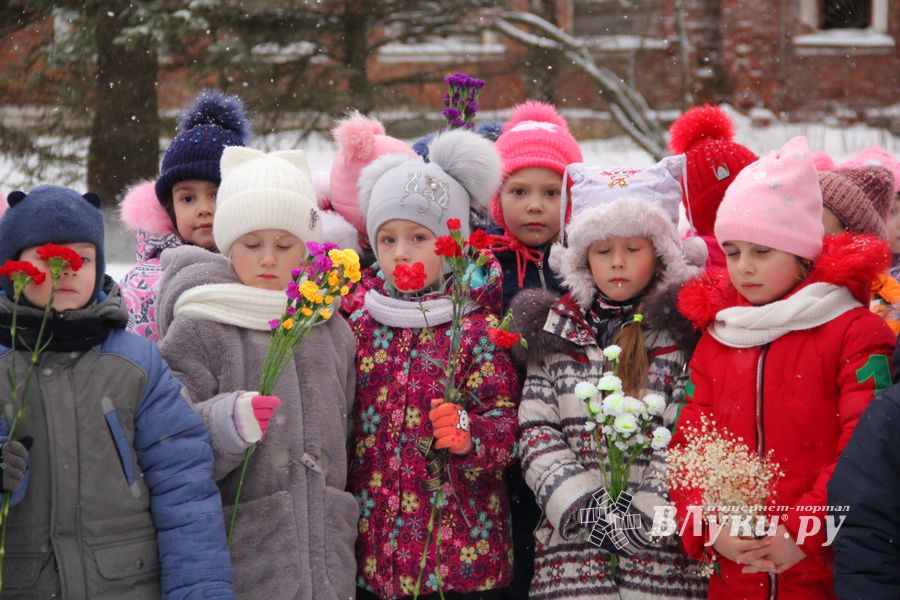 ​Юные великолучане отдали дань памяти героям-железнодорожникам (ФОТО)