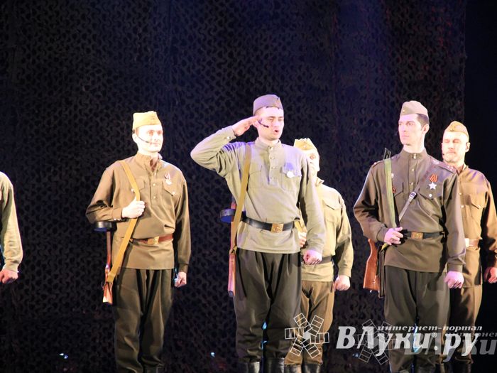 Государственный ансамбль «Русский Север» представил в Великих Луках мюзикл «Василий Теркин» 