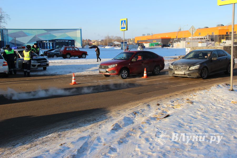 В Великих Луках в ДТП пострадала женщина (ФОТО)