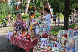 В городском парке Великих Лук прошёл День мороженого
