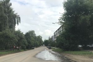 Предприятие в Великих Луках сливает на дорогу (ФОТО)