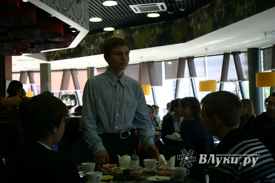 Великолукские школьники посетили "Литературное кафе"