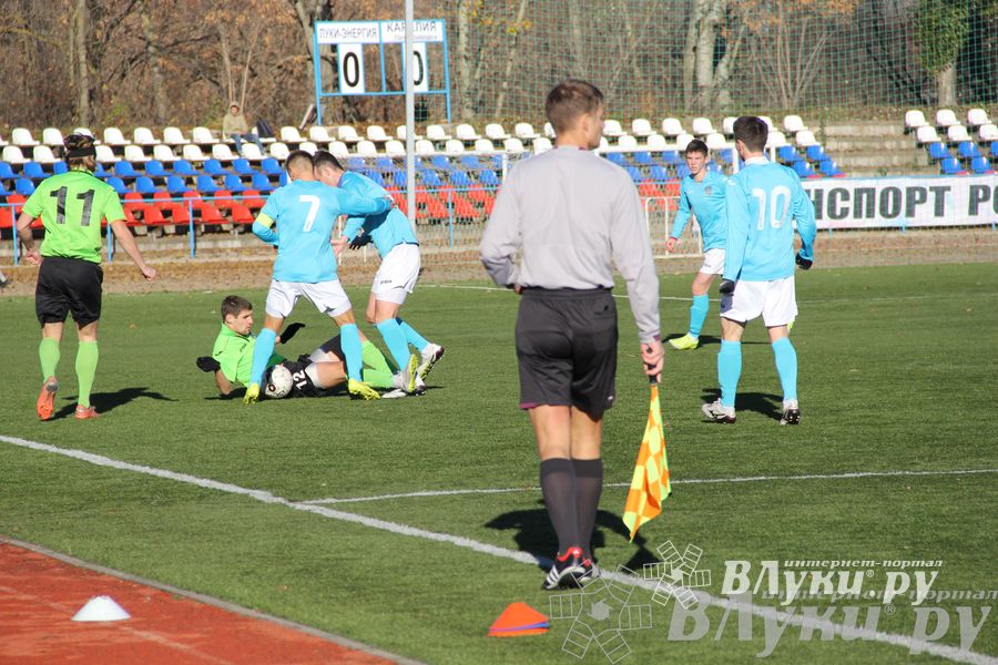 Футбольный матч «Луки-Энергия» — «Карелия» (фото)