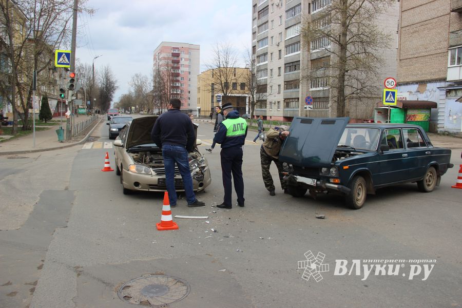 Попавший в ДТП великолучанин просит откликнуться свидетелей (ФОТО)