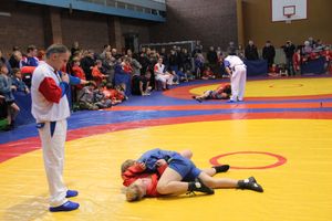 В Великих Луках проходит турнир самбистов (ФОТО)