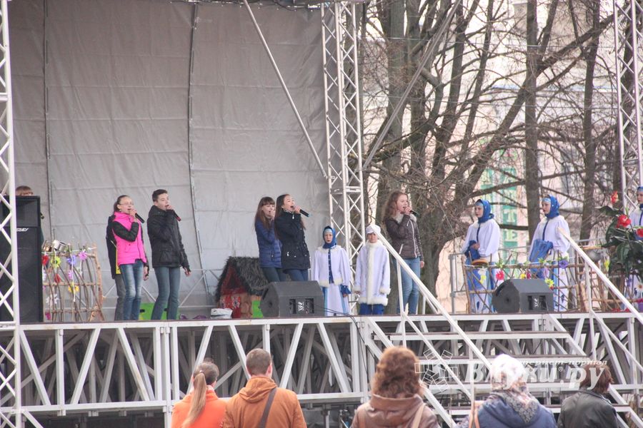 В Великих Луках проходит Весенняя ярмарка