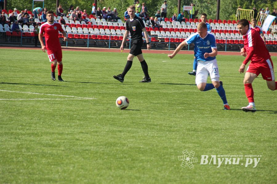Великолучане проиграли последний домашний матч дебютного сезона (ФОТО)