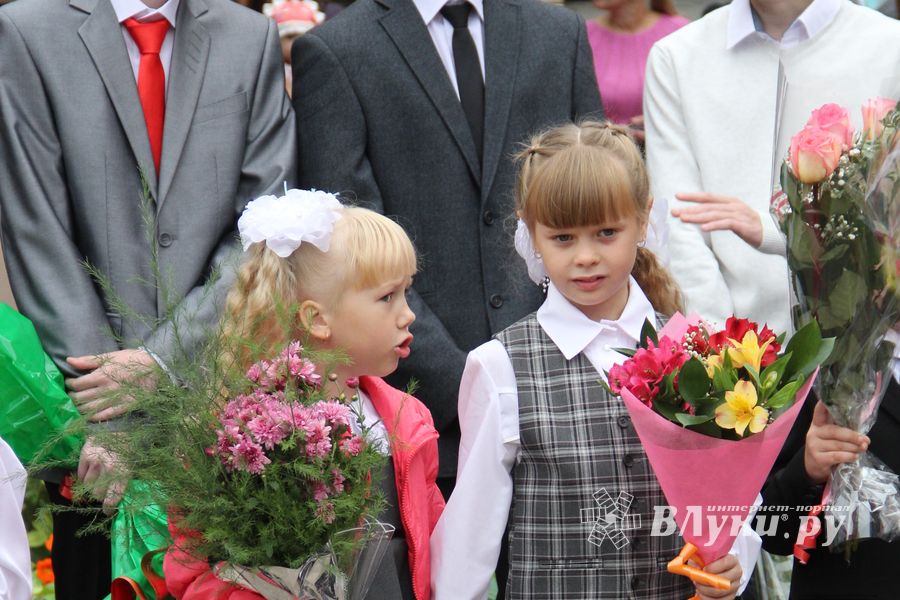 Школа №12 встретила День знаний (фото)