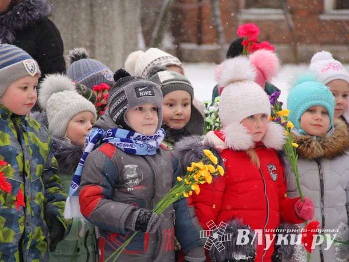​Юные великолучане отдали дань памяти героям-железнодорожникам (ФОТО)