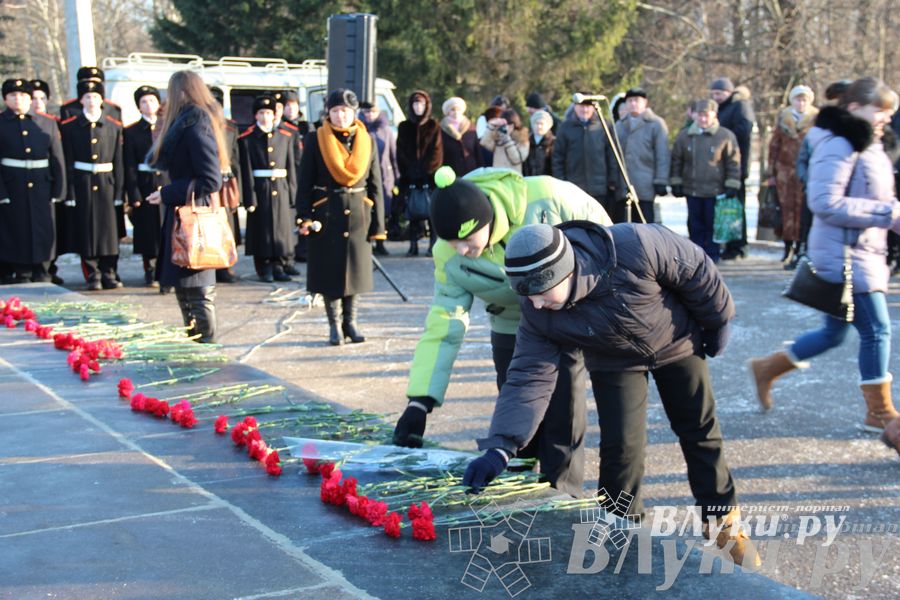 90-летие со дня рождения Александра Матросова. Митинг и возложение цветов к памятнику