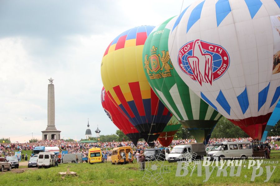 Открытие 18-й Международной встречи воздухоплавателей в Великих Луках