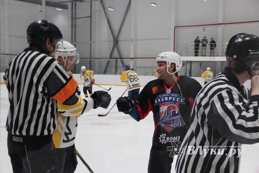 Великолукский «Экспресс» одержал победу в игре с псковскими «Медведями» (ФОТО)