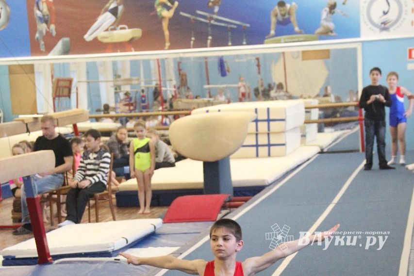 Соревнования по гимнастике посвятили освобождению Великих Лук