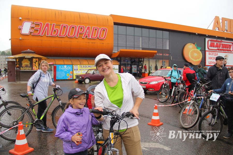 Зигзаг здоровья выполнили великолукские велосипедисты (ФОТО)