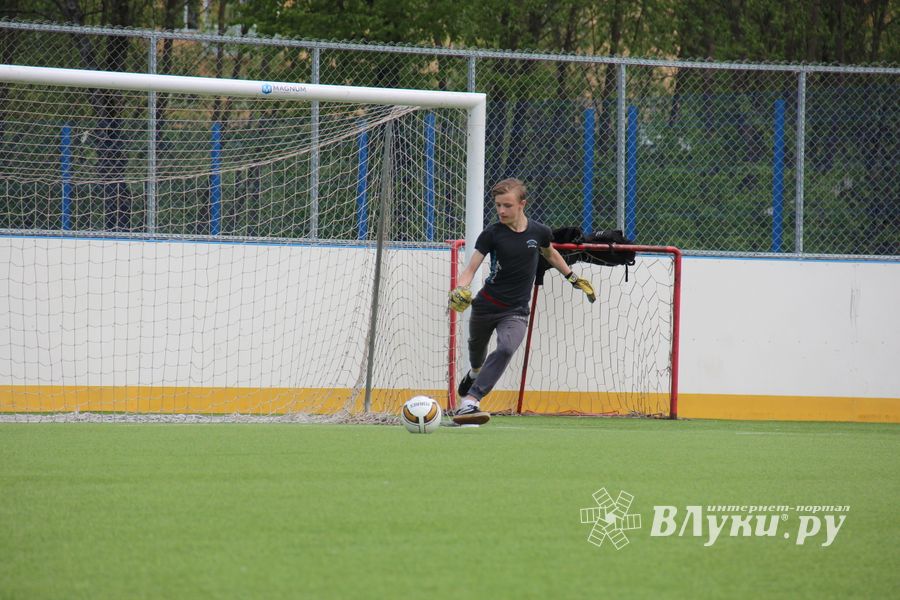 В Великих Луках прошёл Чемпионат по дворовому футболу (ФОТО)