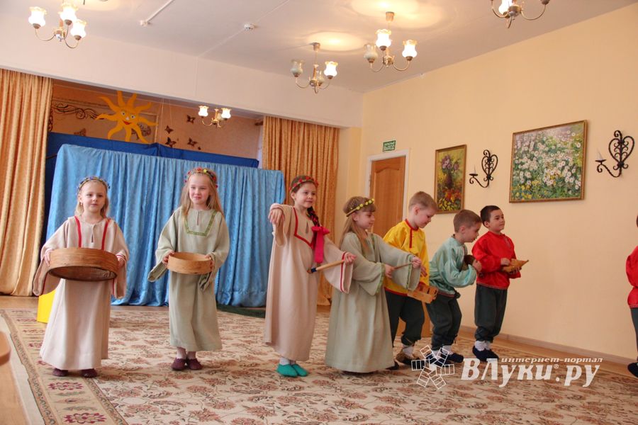 В Великих Луках наградили победителей фестиваля «Великолукская веснянка» (фото)