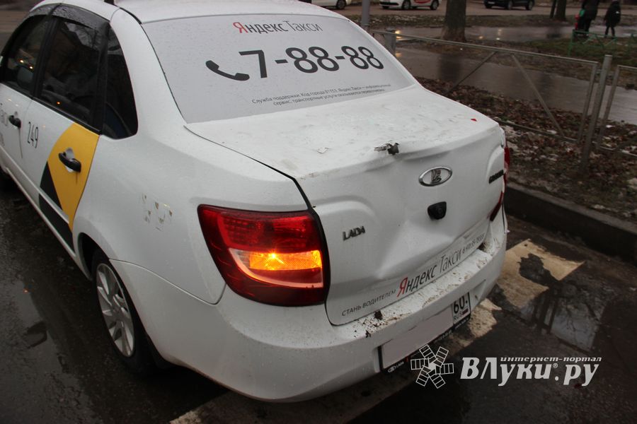 ДТП на перекрёстке Октябрьский-Комсомольская (ФОТО)