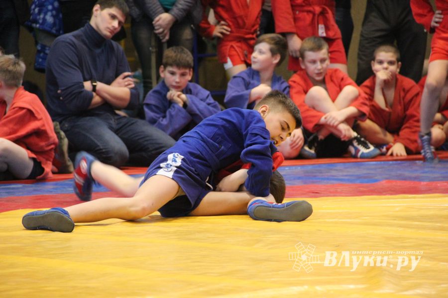 В Великих Луках прошли соревнования, посвященные памяти героев 6-й роты (ФОТО)