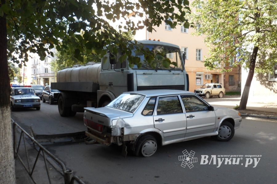 На ул.Зверева произошло ДТП (ФОТО)
