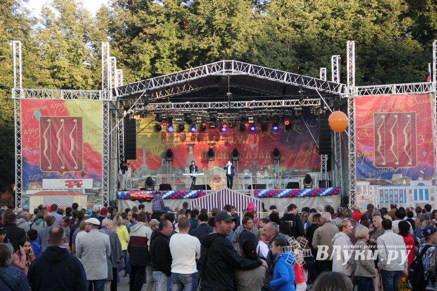 День города: концерт, аэростаты и салют (ФОТО)