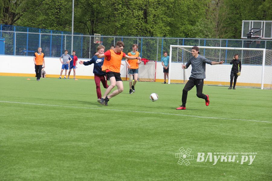 В Великих Луках прошёл Чемпионат по дворовому футболу (ФОТО)