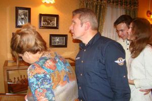 С бесценными реликвиями познакомились великолучане в «Ночь искусств» (фото)