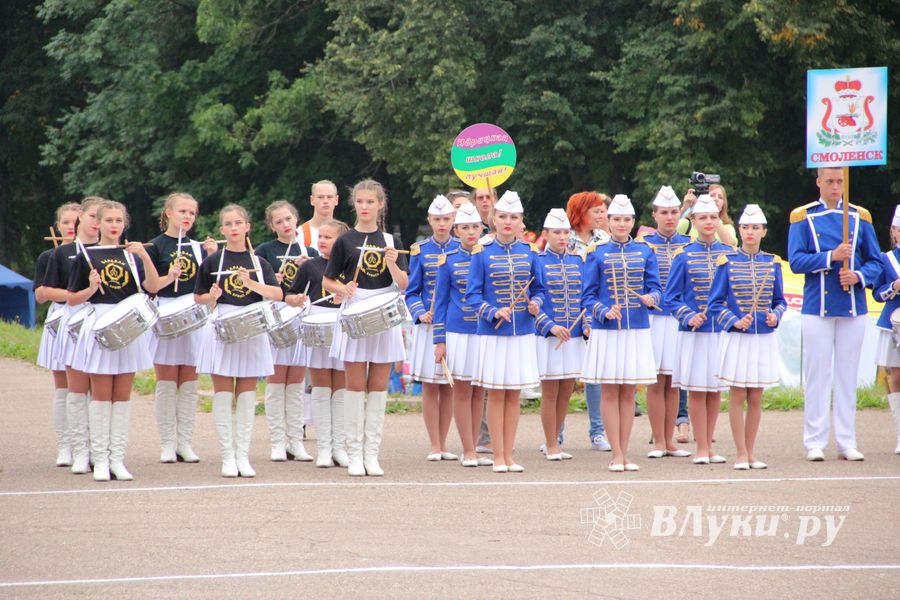 В Великих Луках проходит ​Международный фестиваль-конкурс среди мажореток и барабанщиц на кубок города Воинской славы Великие Луки (ФОТО)