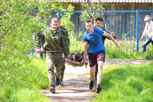 В Великих Луках в 10 лицее «освободили» заложников (ФОТО)