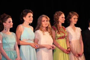 Великолуких выпускников наградили (ФОТО)