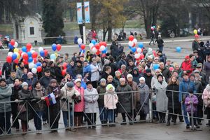 Митинг и праздничные гуляния в Великих Луках (ФОТО)