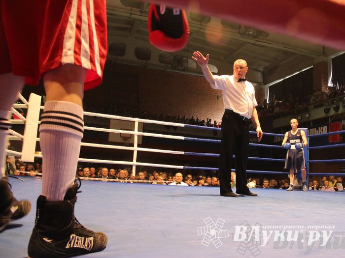 В Великих Луках состоялась матчевая встреча по боксу