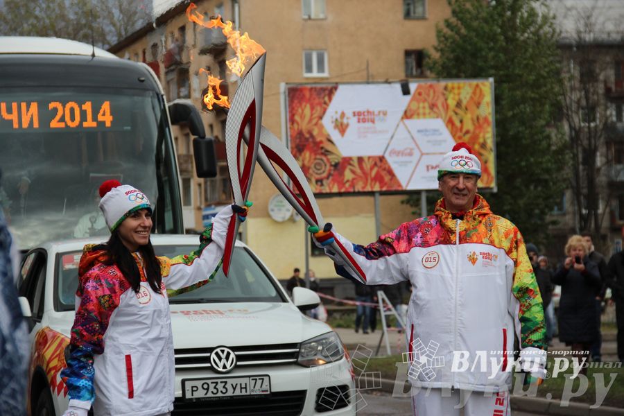 Эстафета Олимпийского огня в Изборске и Пскове