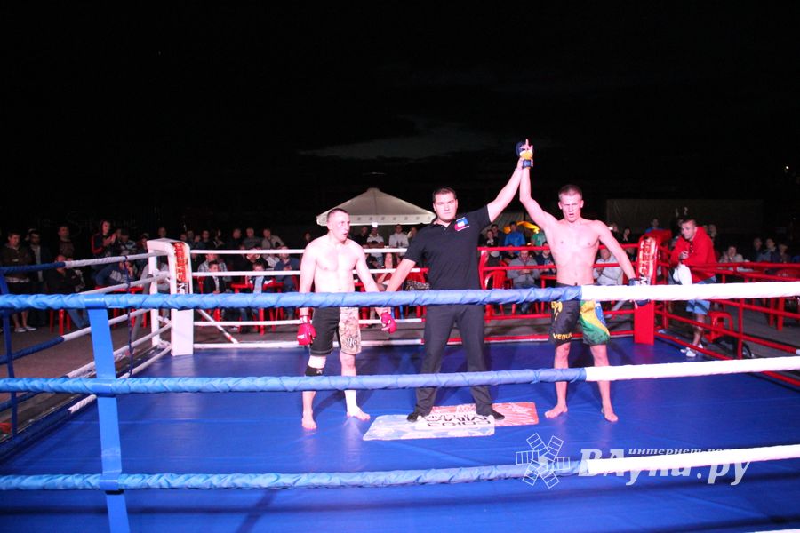 В Великих Луках прошли бои по смешанным боевым единоборствам ММА (фото)