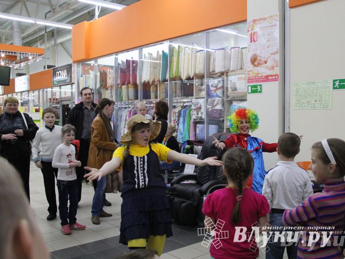 В ТЦ «Апельсин» прошла весенняя ночь распродаж