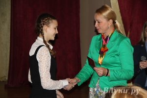 В Великих Луках прошло торжественное вручение паспортов (фото)