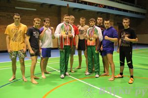 В Великих Луках прошел мастер-класс по кикбоксингу (фото)