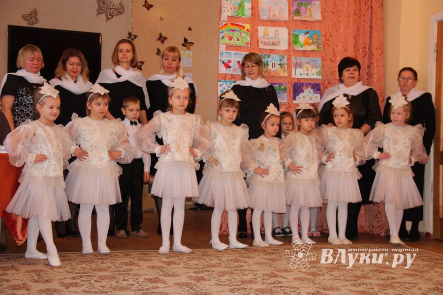 «Красота Божьего мира» в рисунках дошколят Великих Лук (ФОТО)