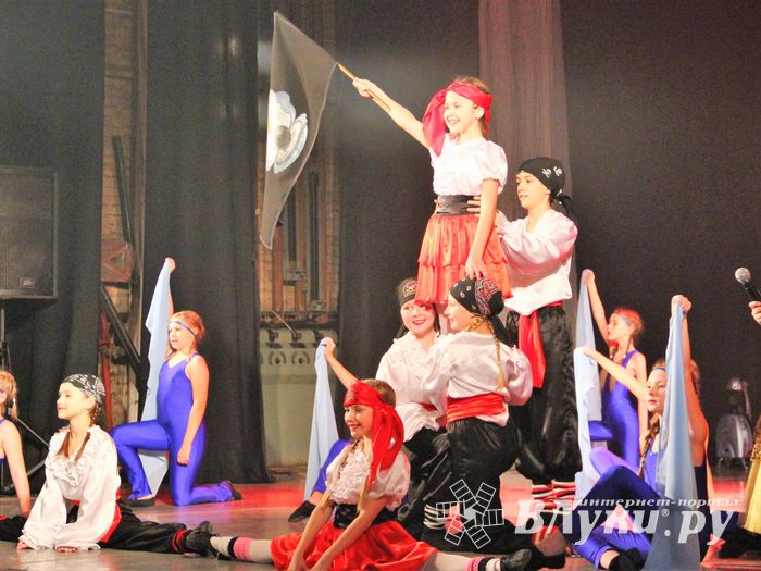 В ГДК им. Ленина прошёл концерт ко Дню матери (ФОТО)