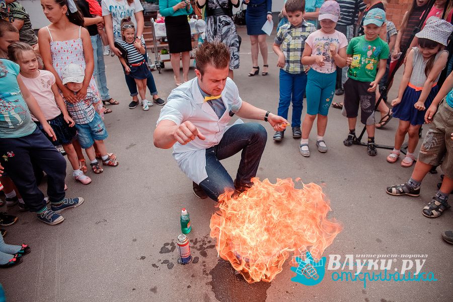 В день семьи, любви и верности юные великолучане смогли почувствовали себя авторами научных открытий (фото)