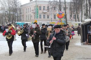В Великих Луках прошел праздник Масленицы (ФОТО)