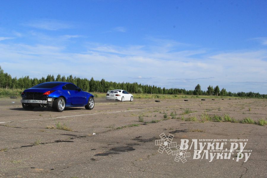 В Великих Луках прошел I этап Открытого чемпионата г. Великие Луки по Drag Racing (фото)